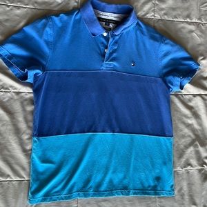 Size: M. Good condition, elegant polo t-shirt whit very nice blue color.